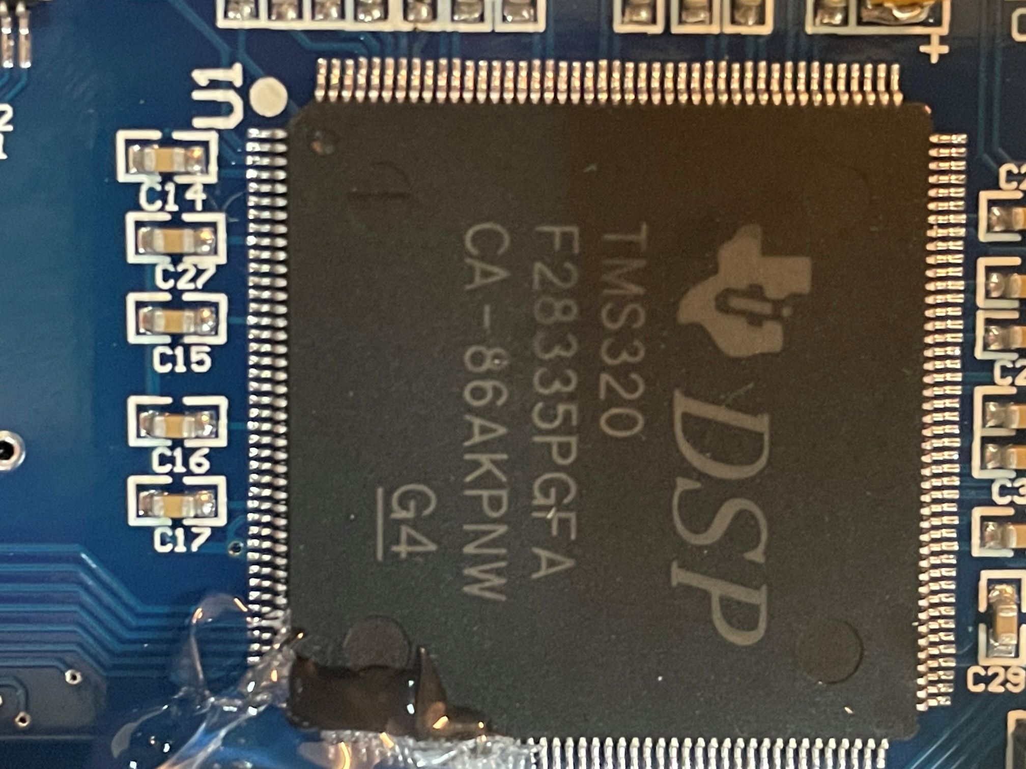 A real-time microcontroller with a connection manager