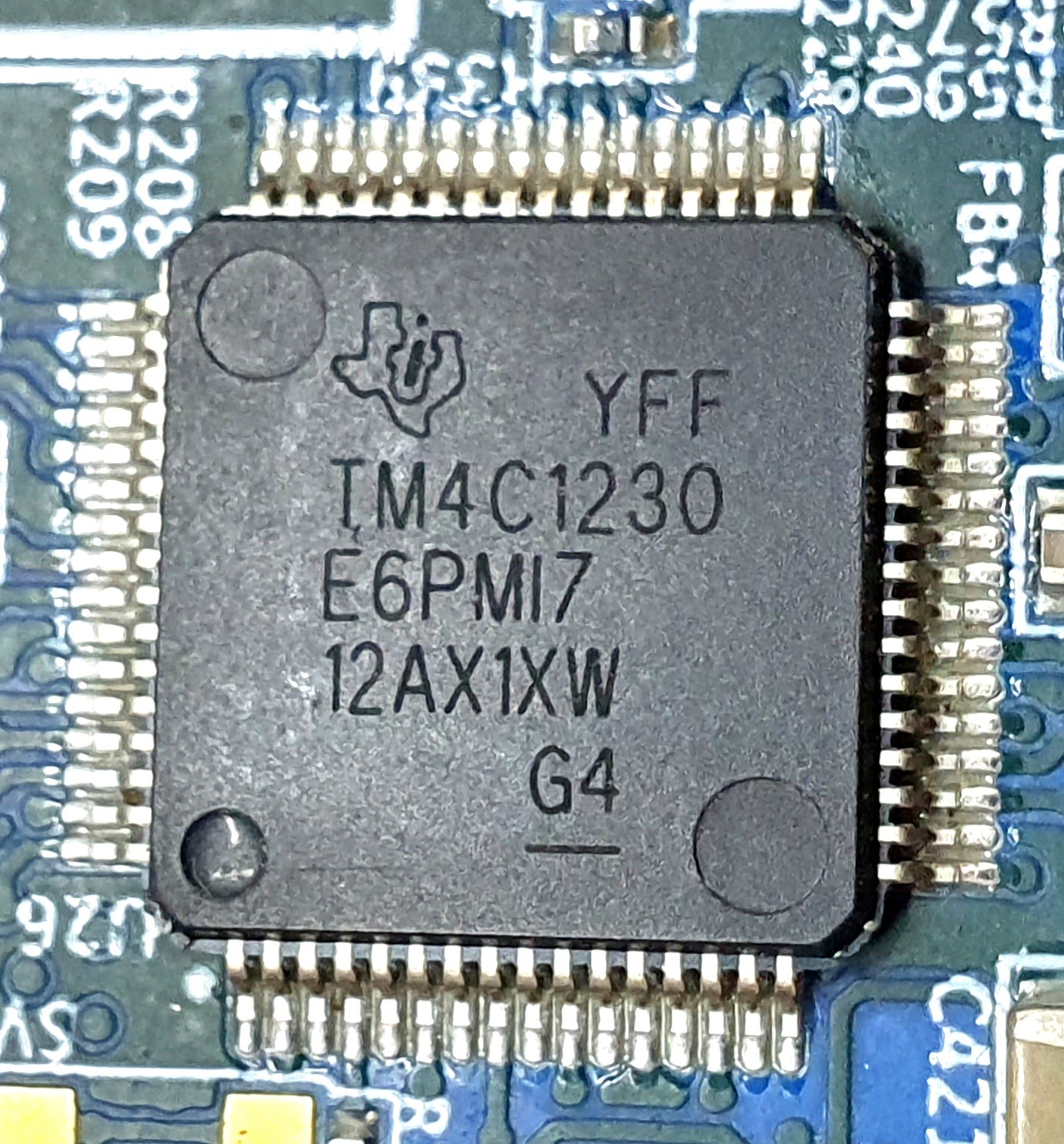  Microcontroller