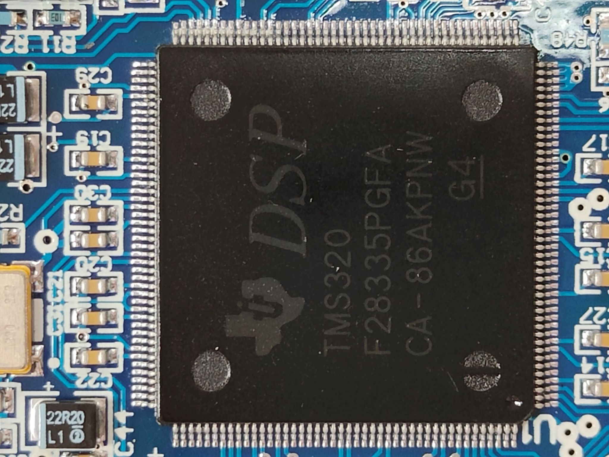 Real-time microcontroller with DSP connection manager