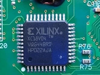 Microcircuit XC18V04 (Photo 256)