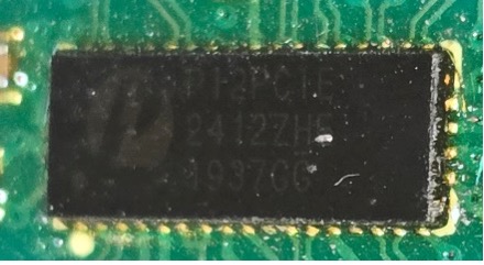 Four-channel multiplexer / demultiplexer