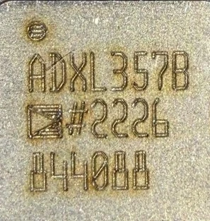 Low noise 3-axis MEMS accelerometer