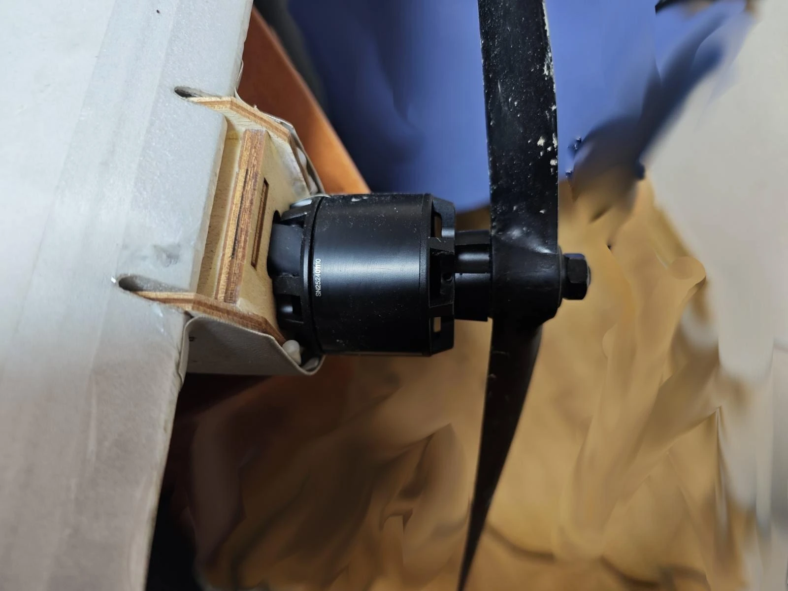 Electric motor (Photo 2)