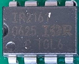 Microcircuit of a half-bridge driver for an electronic transformer or a halogen lamp