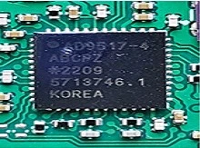 Clock generator with 12 outputs and 1.6 GHz injected VCO