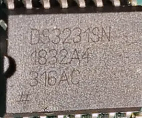 Accurate real-time clock with built-in crystal oscillator