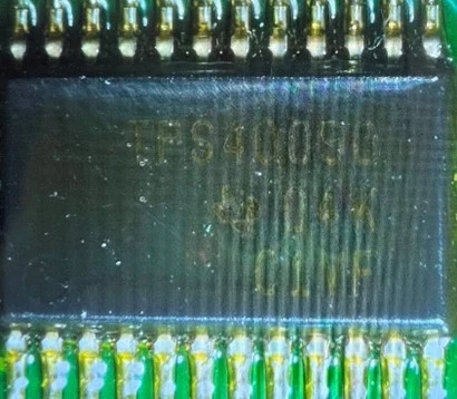 High-frequency multiphase controller (Photo 256)