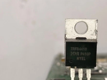 MOSFET type transistor