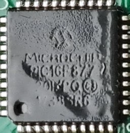 28/40-pin 8-bit CMOS FLASH microcontroller