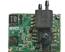 Two-port inline piezoresistive monolithic differential pressure sensor