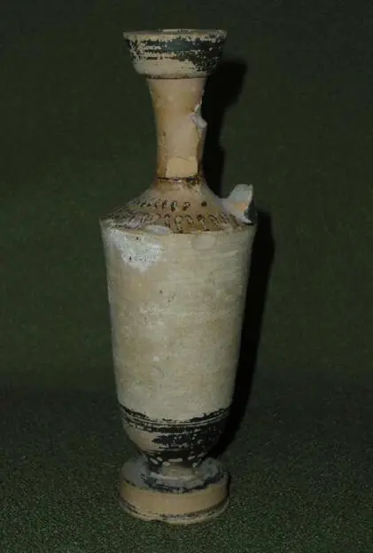 Black-figured clay lekythos (Photo 256)