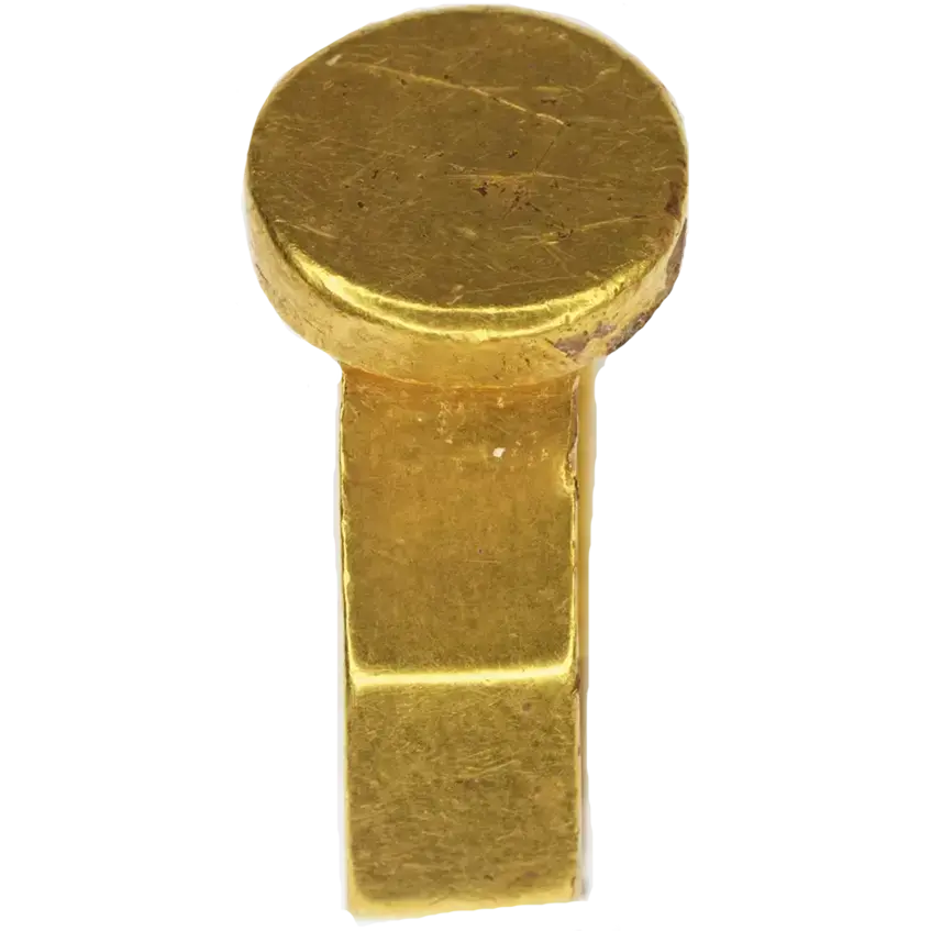 Ring with an octagonal base