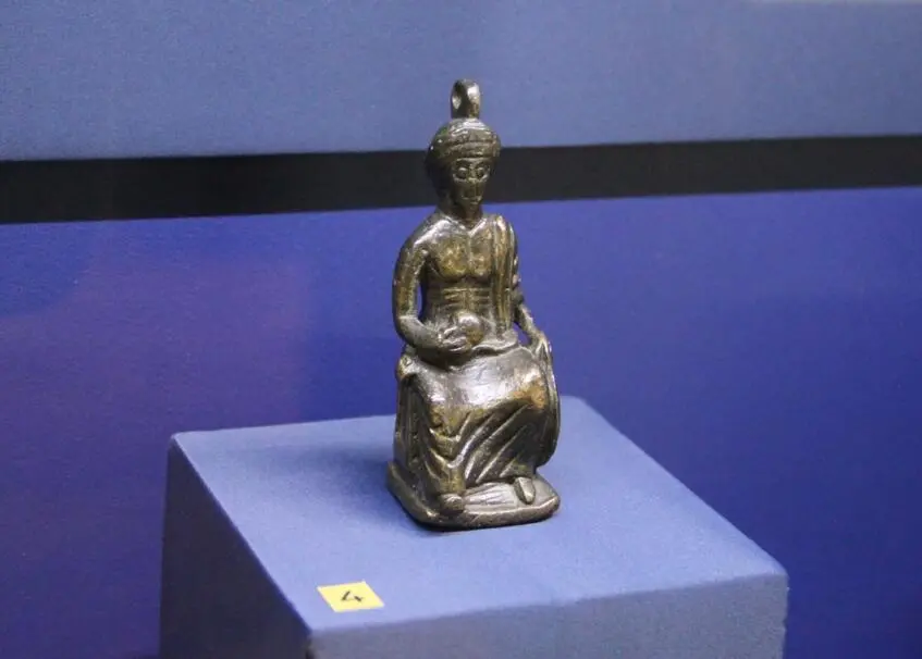 Kettlebell in the form of an emperor on a throne (Photo 256)