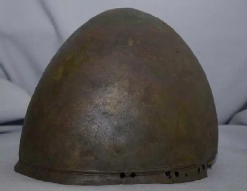 Copper helmet (Photo 256)