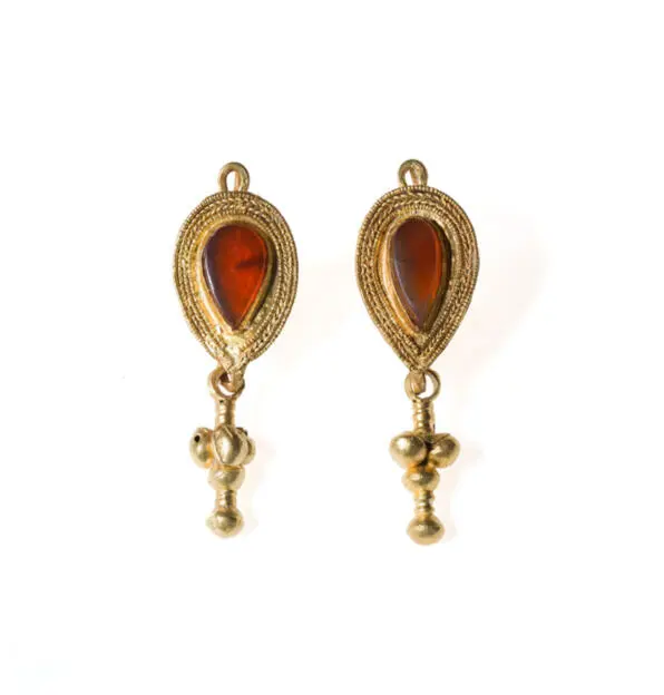 Earrings with inlays