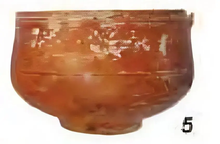 Red glaze bowl